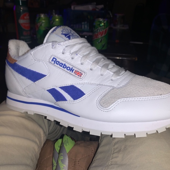 LOOKING TO TRADE SHOES FOR OTHER PAIRS HMU